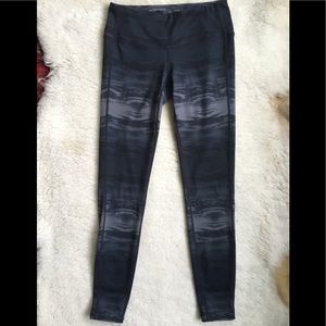 ATHLETA Black and Grey Marble Running Tights, XS